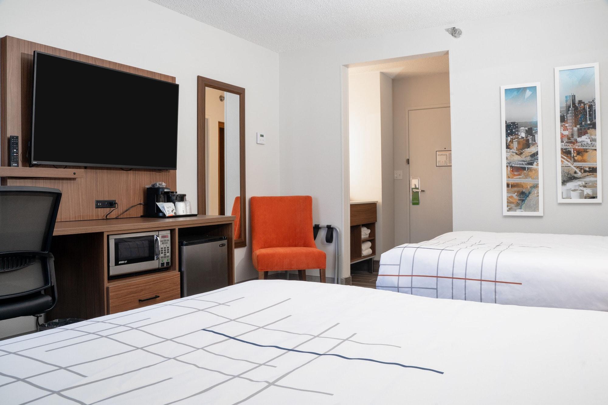 La Quinta By Wyndham Nashville Airport Exterior photo
