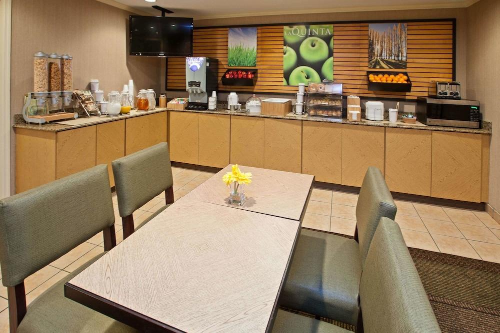 La Quinta By Wyndham Nashville Airport Exterior photo