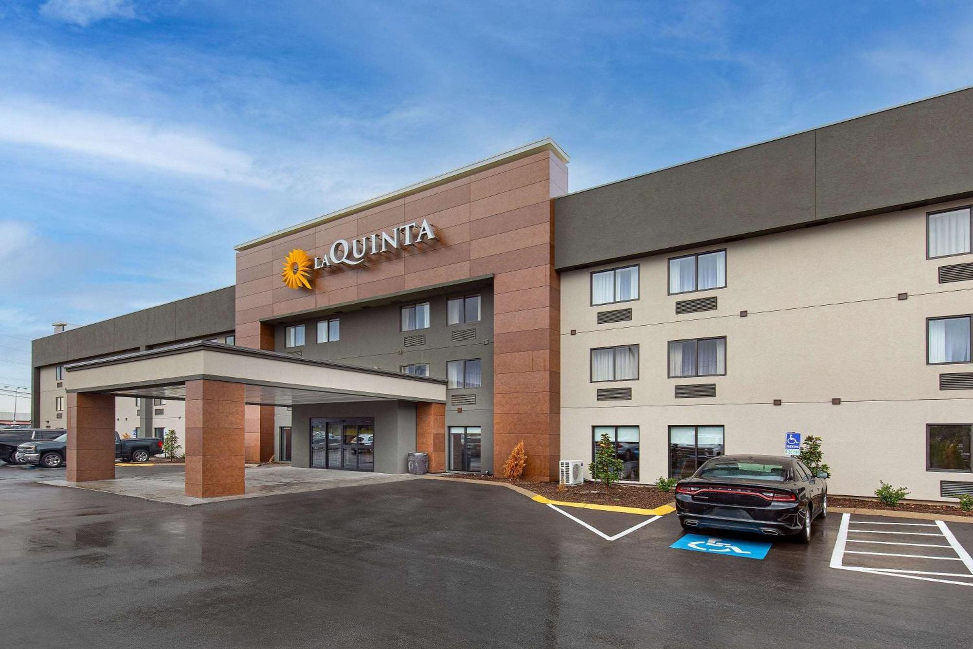 La Quinta By Wyndham Nashville Airport Exterior photo